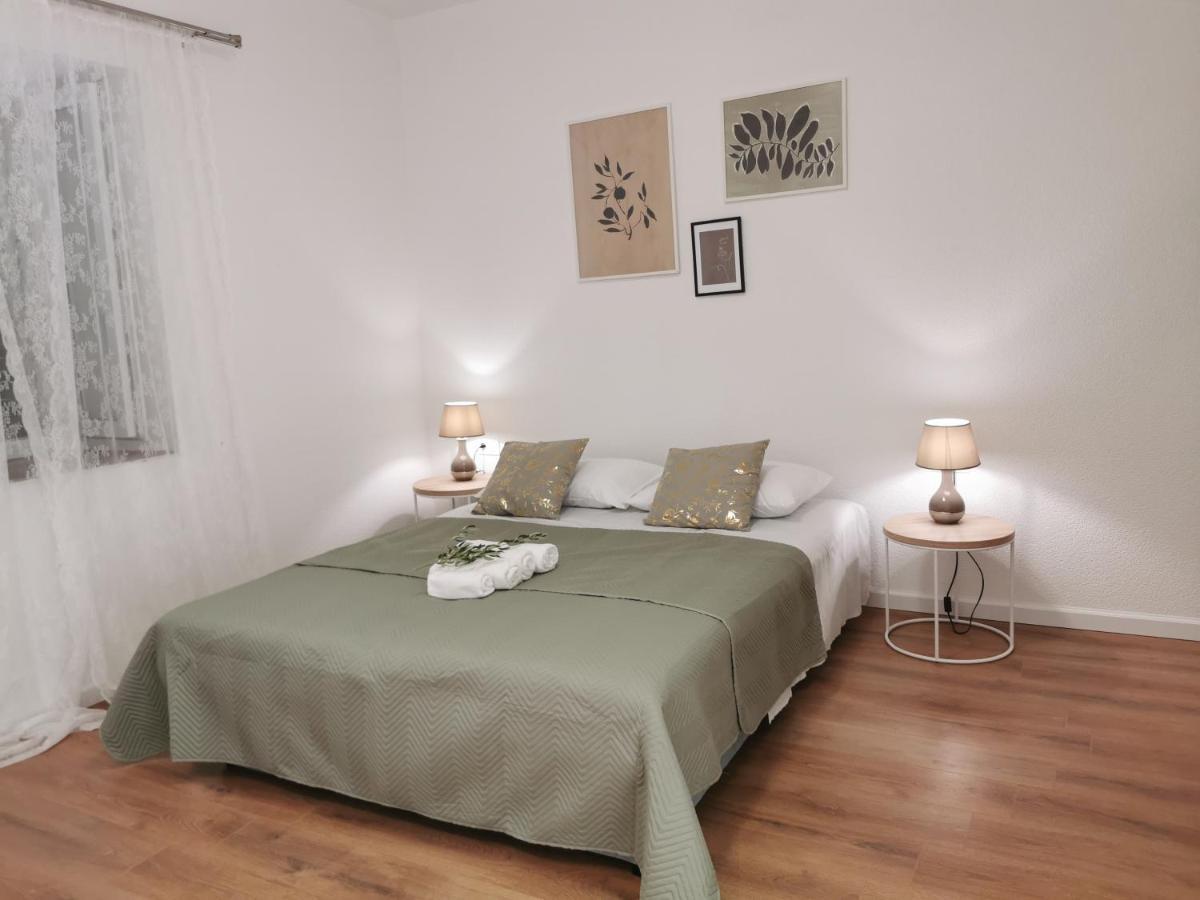 Apartmani Tripalo 伊莫茨基 外观 照片