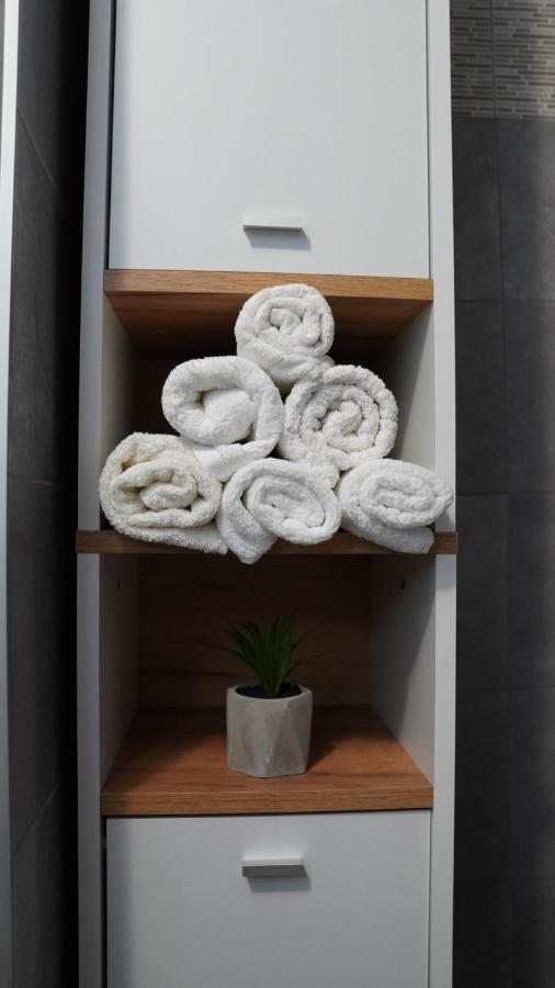 Apartmani Tripalo 伊莫茨基 外观 照片